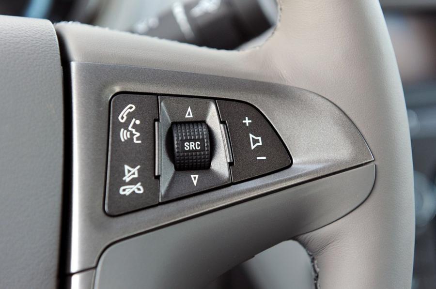 Детали интерьера Buick LaCrosse 2010 года  (NA) (фото 90 из 121)